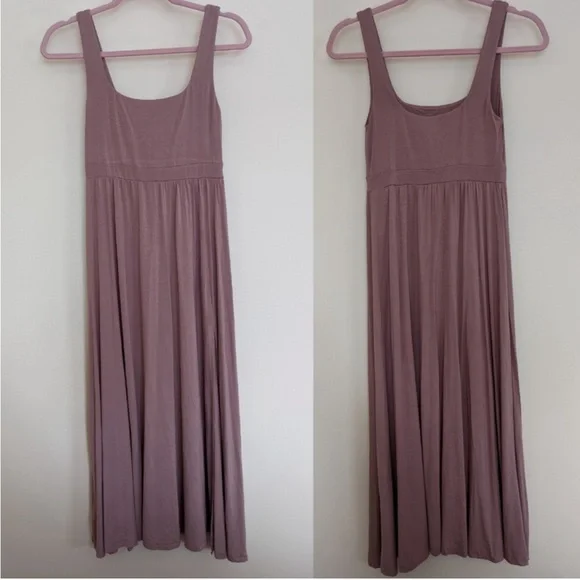 Elegant Mauve Sleeveless Dress - Picture 4 of 5
